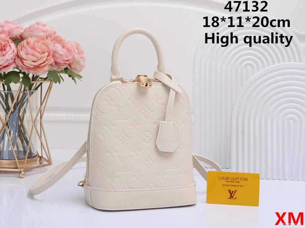 For Vuitton 9904 Elegant Women Backpacks Louis 0426
